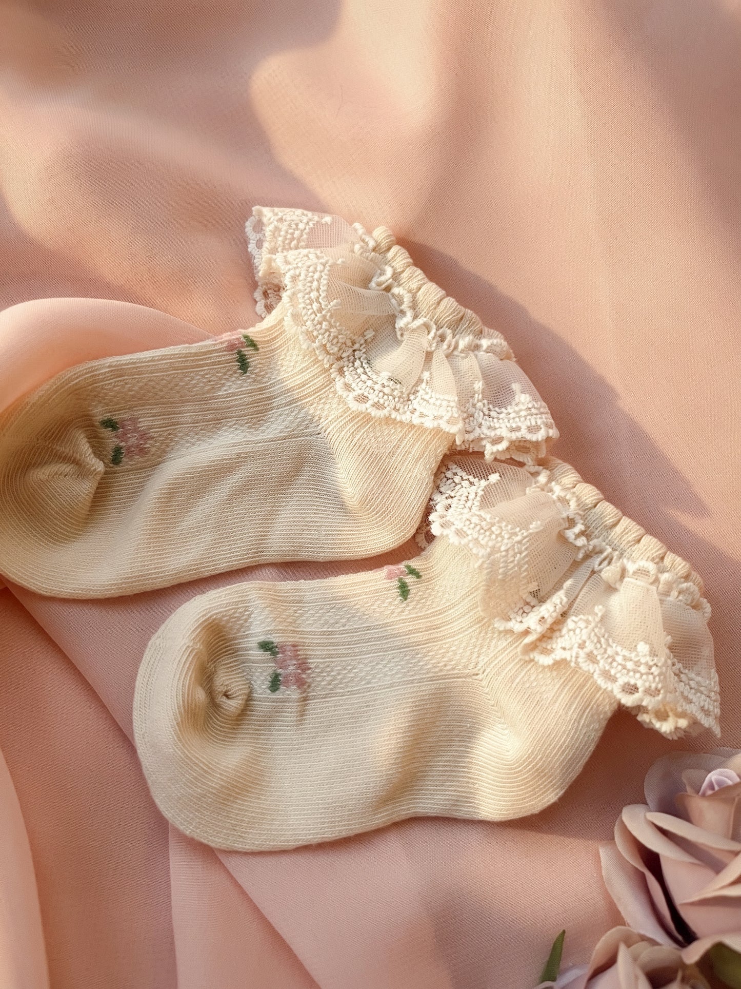 Fleur Lace Ankle Socks - Beige