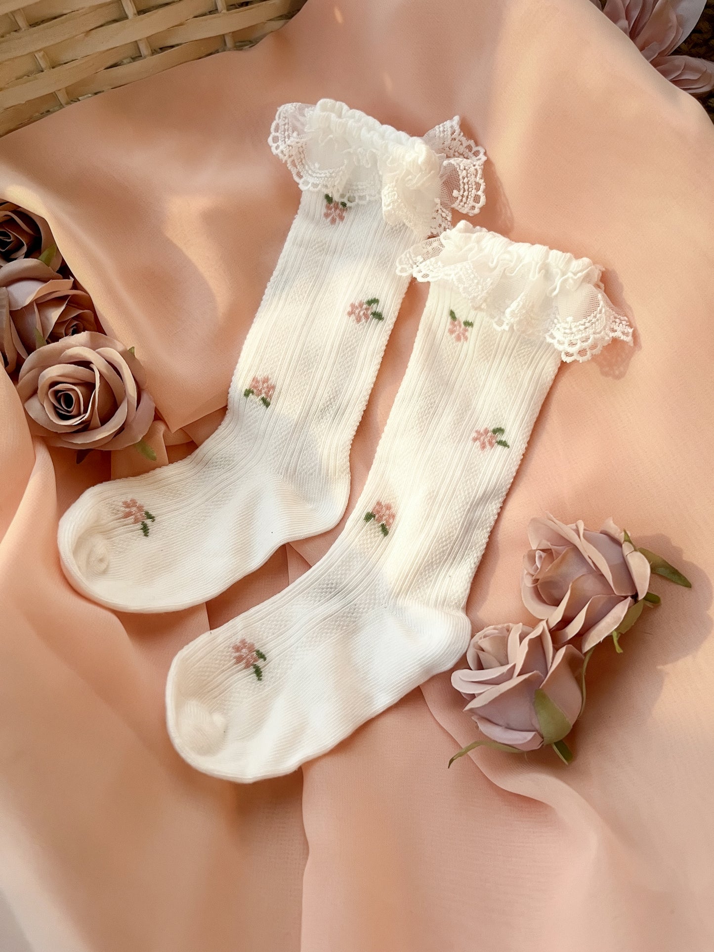 Fleur Lace High Socks - Petal White