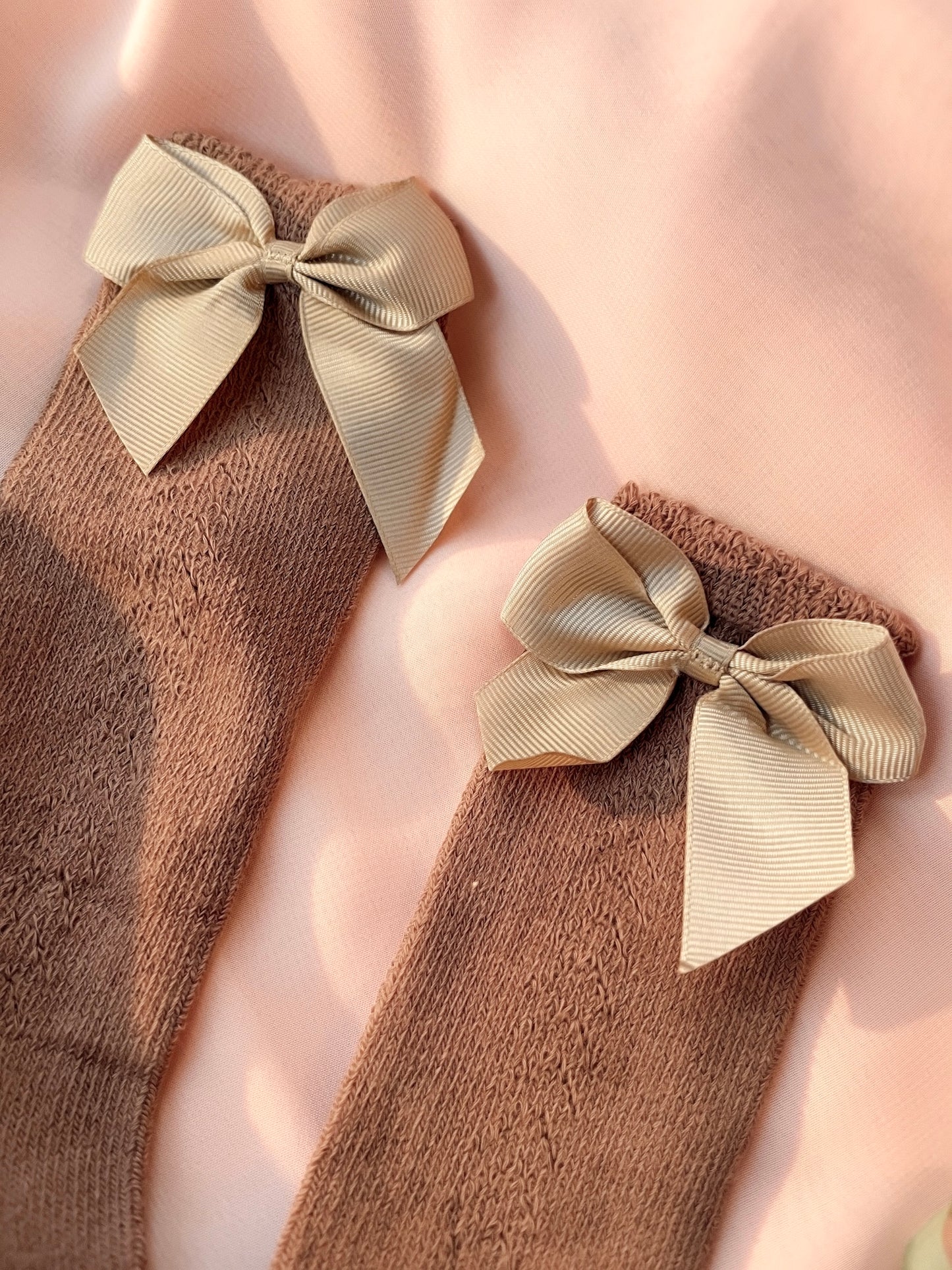 Signature Bow High Socks - Cocoa