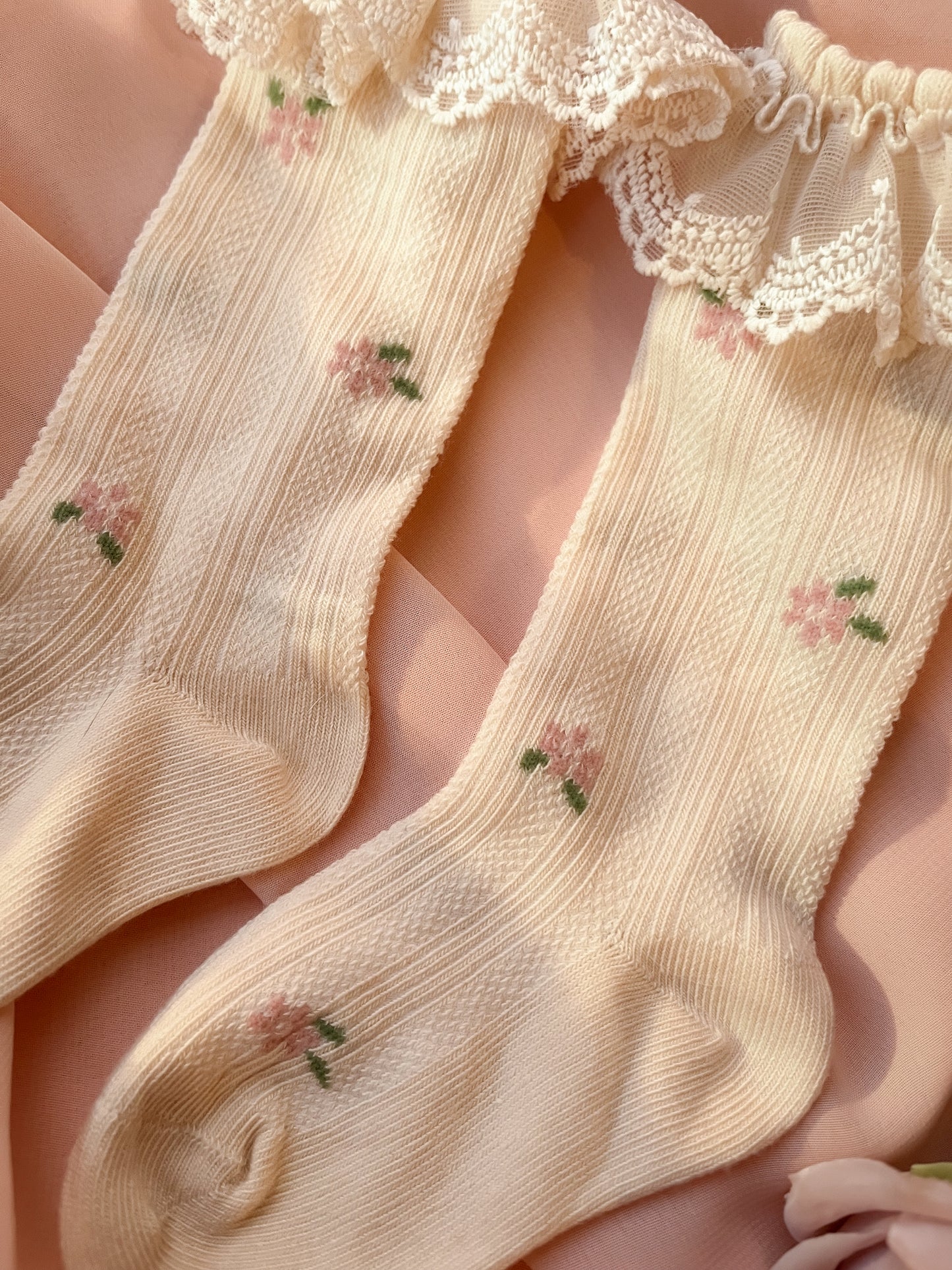 Fleur Lace High Socks - Beige